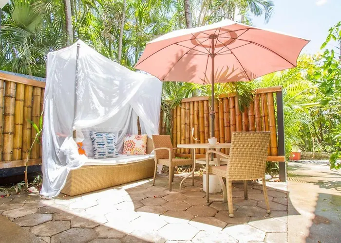 Tamarindo Village Hotel