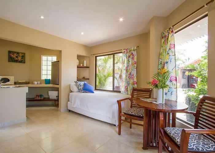Tamarindo Village Hotel
