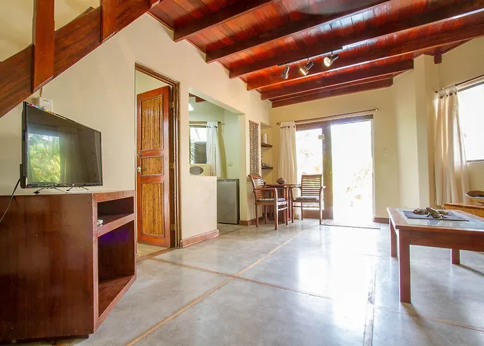 Tamarindo Village Hotel 3*