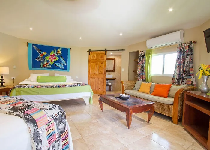 Tamarindo Village Hotel 3*