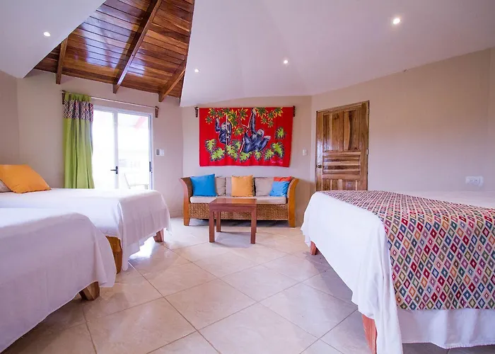 Tamarindo Village Hotel 3*