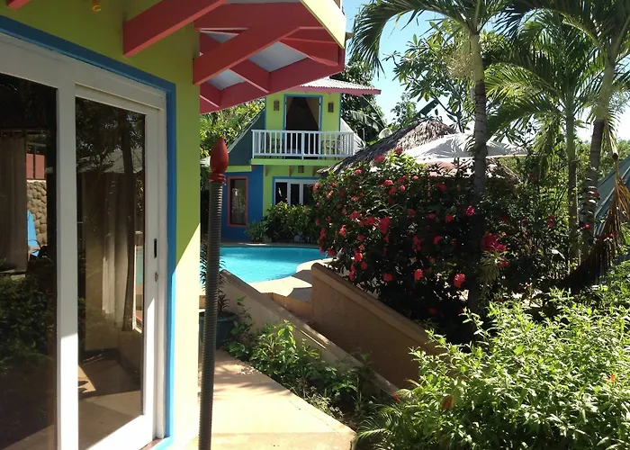 Tamarindo Village Hotel